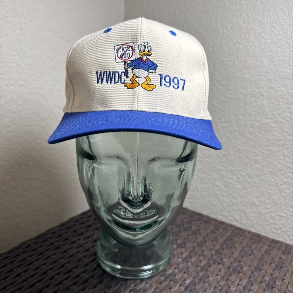 Rare Vintage Donald Duck Embroidered Disney SnapBack Hat 1997